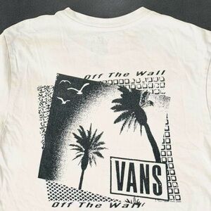 VANS® MEN'S GRAPHIC T-SHIRT.